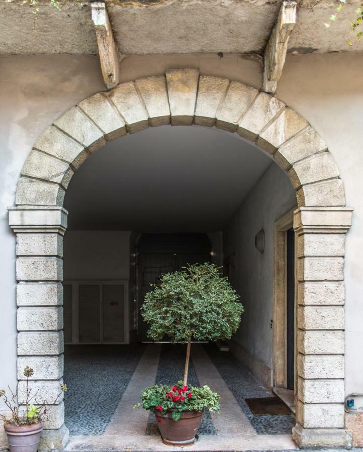 Antiche Colonne Suite Верона Екстериор снимка